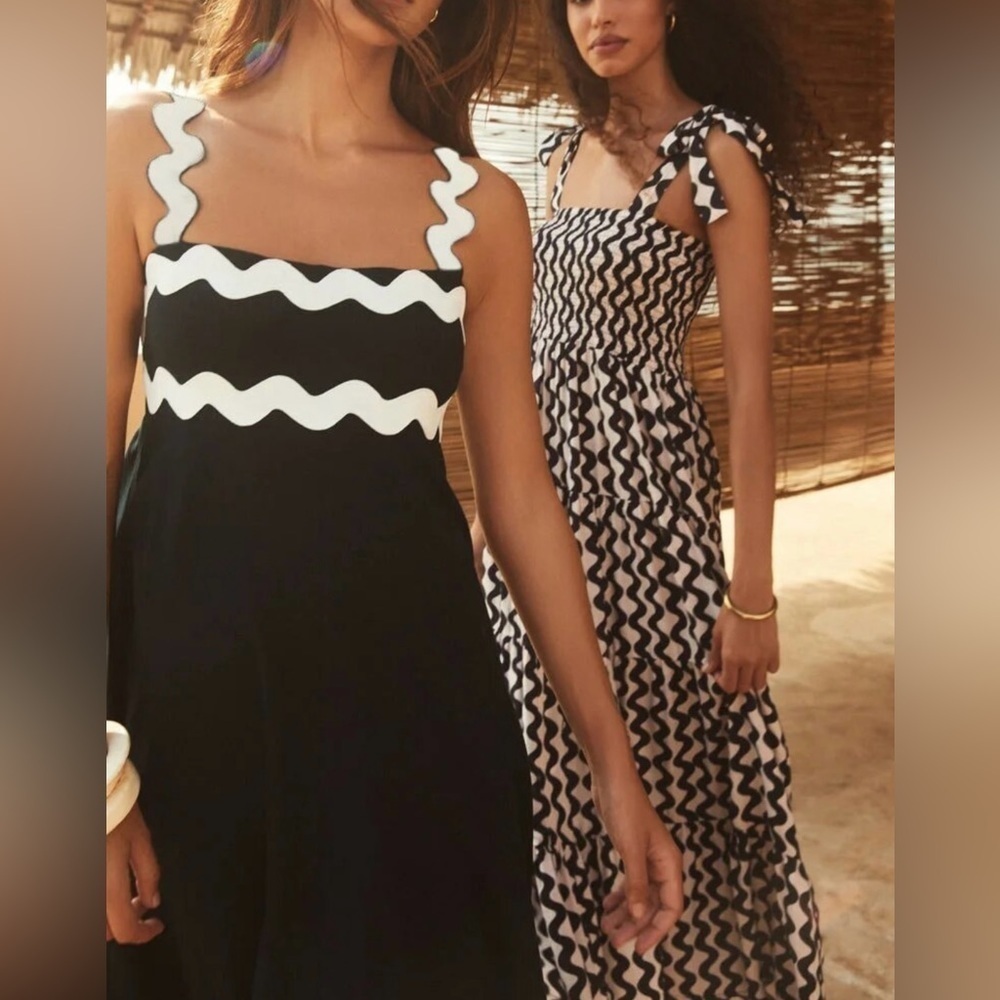 Classy Bohemian Black White Wavy Edge Sleeveless Long Maxi Dress - Picture 10 of 13